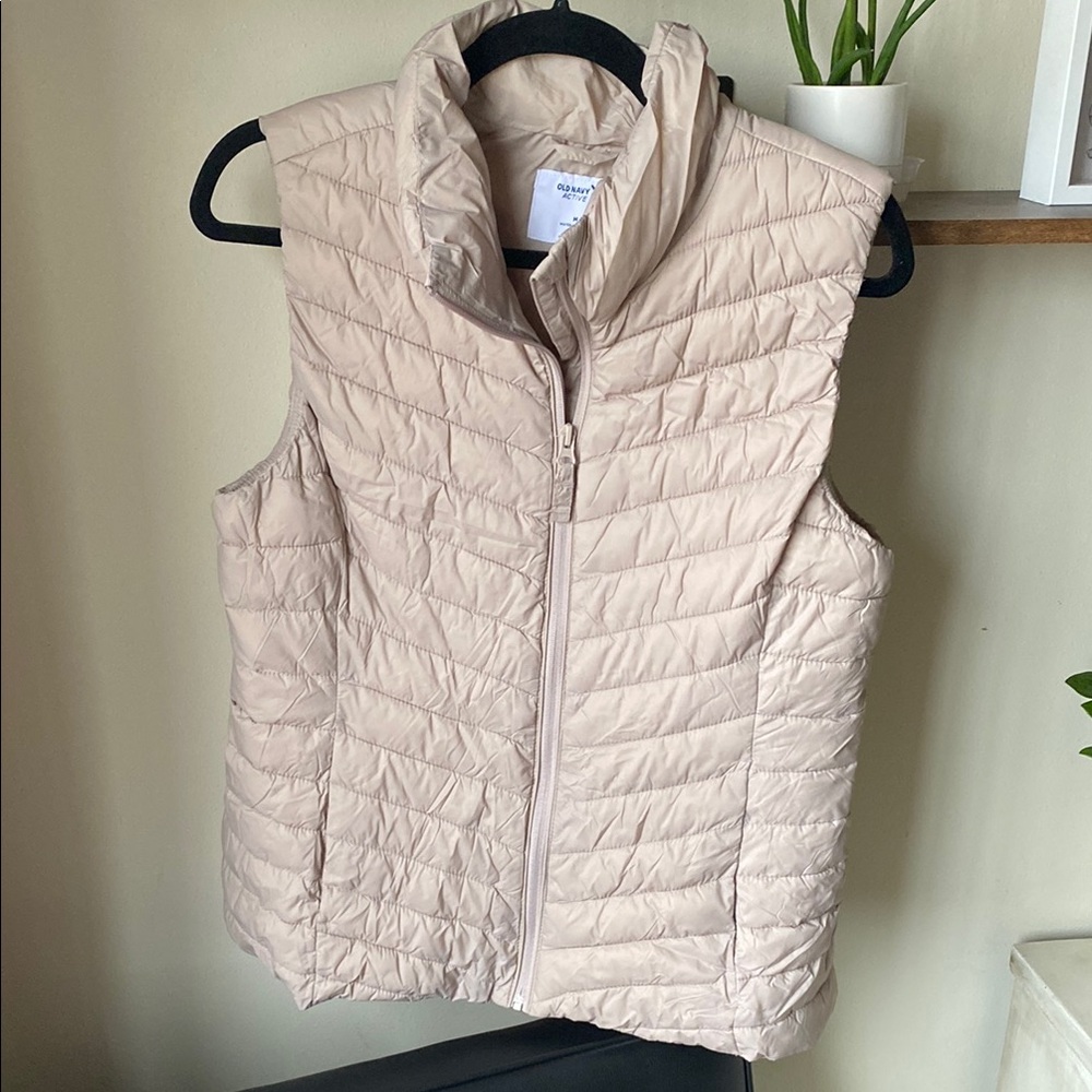 Old Navy Women's Cream Puffer Vest